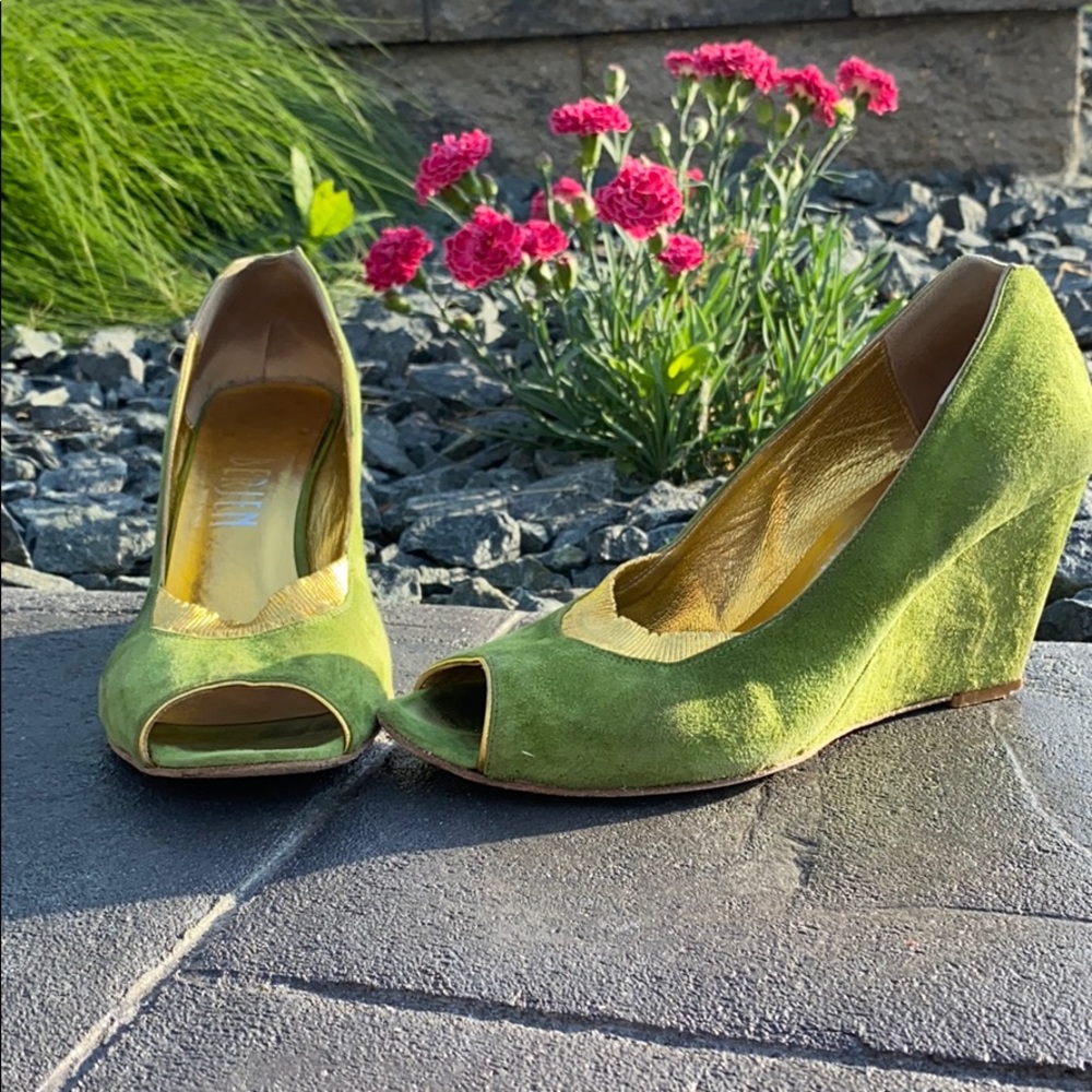 Luc Bergen green suede wedges